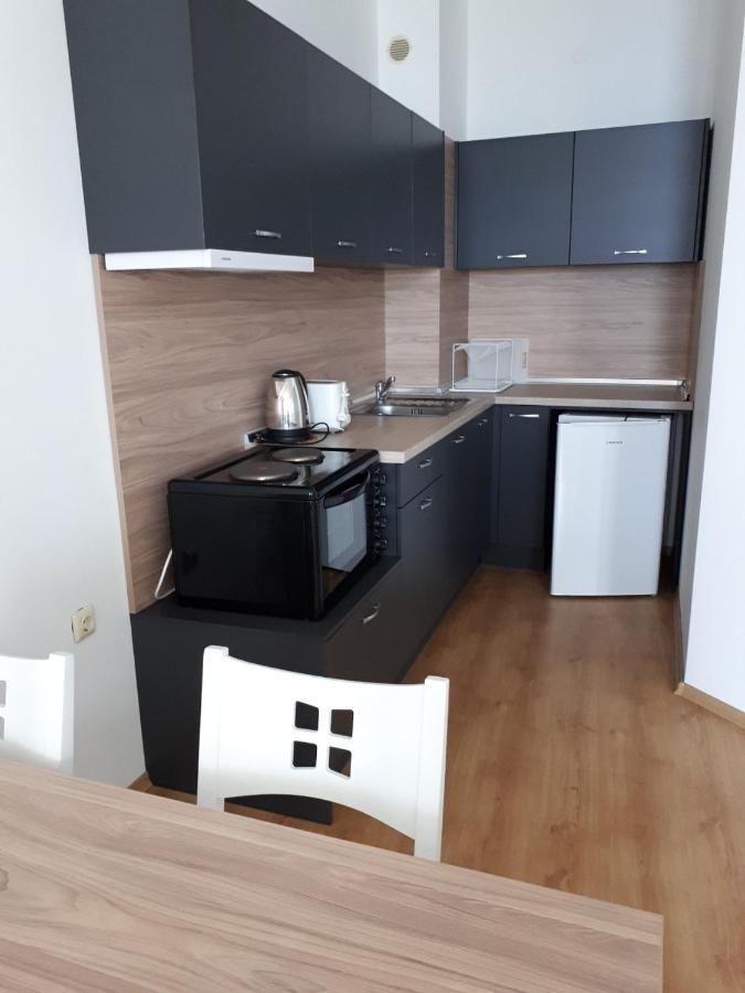 Silver Beach Byala: Beachfront Panorama with Parking Byala  Exterior photo