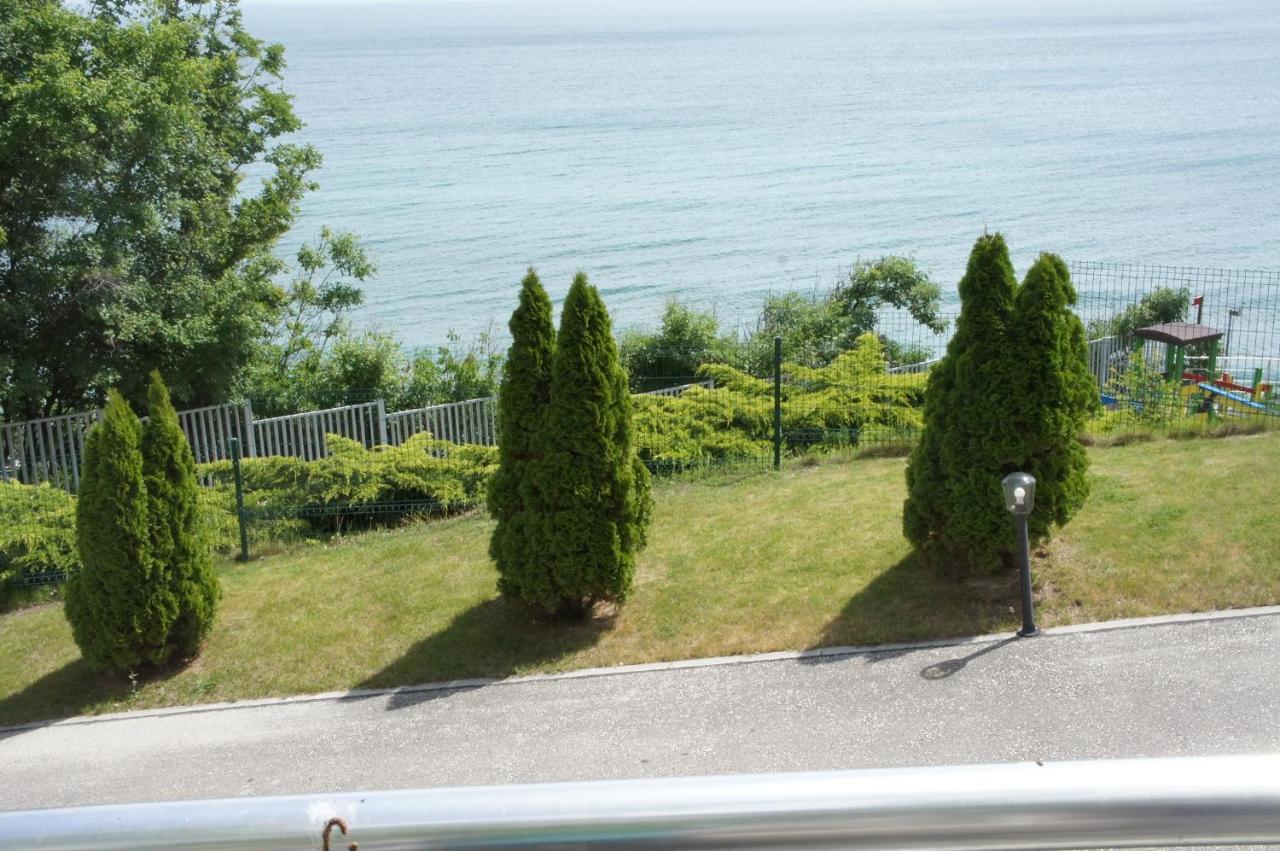 Silver Beach Byala: Beachfront Panorama with Parking Byala  Exterior photo