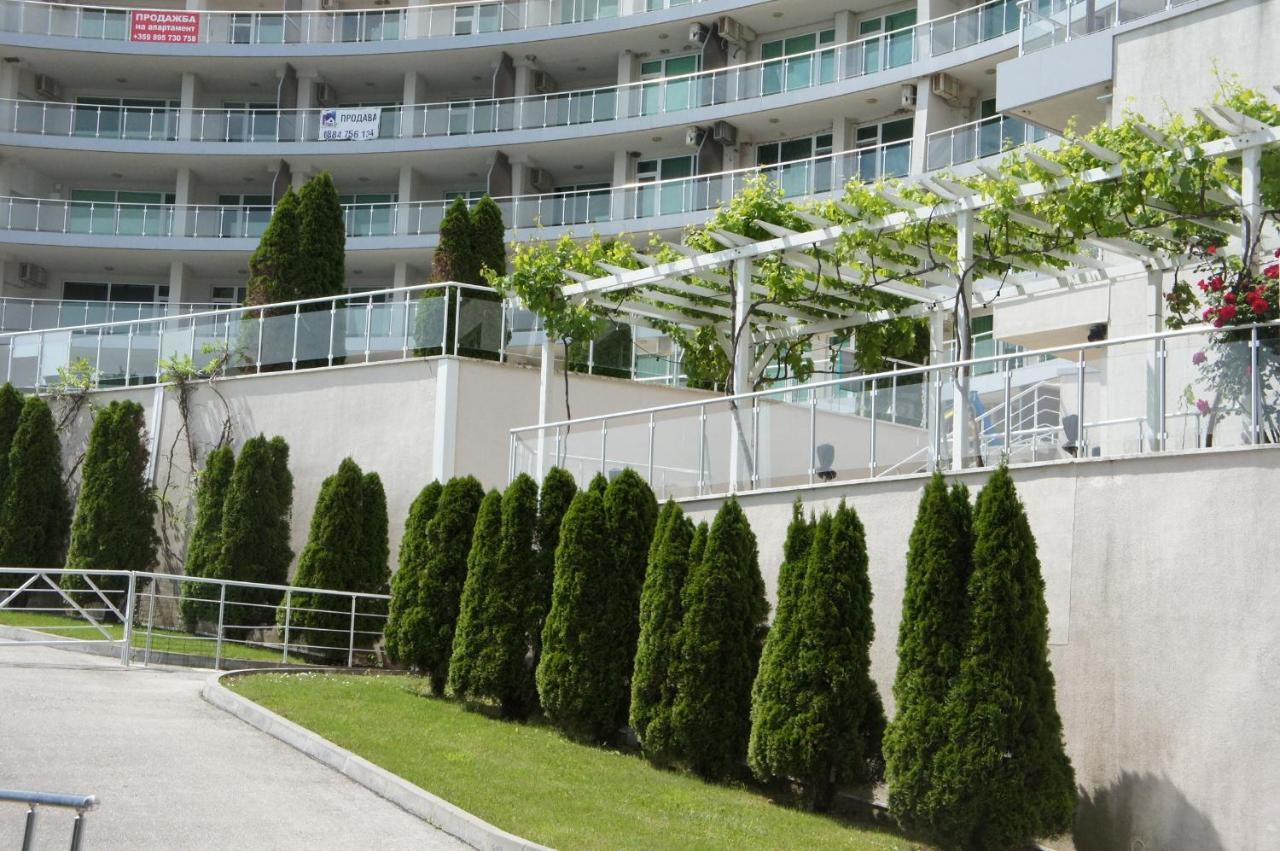 Silver Beach Byala: Beachfront Panorama with Parking Byala  Exterior photo