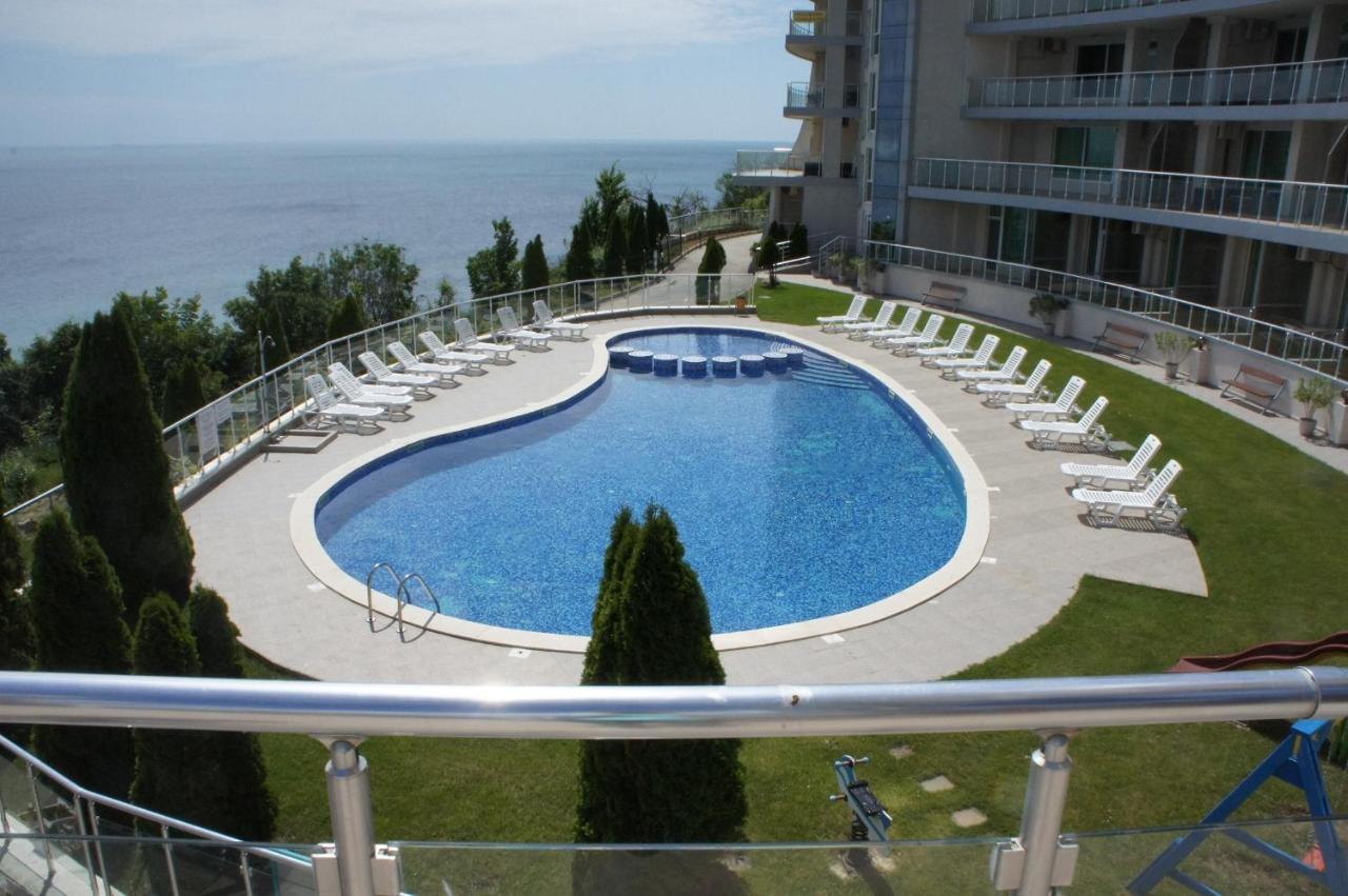 Silver Beach Byala: Beachfront Panorama with Parking Byala  Exterior photo