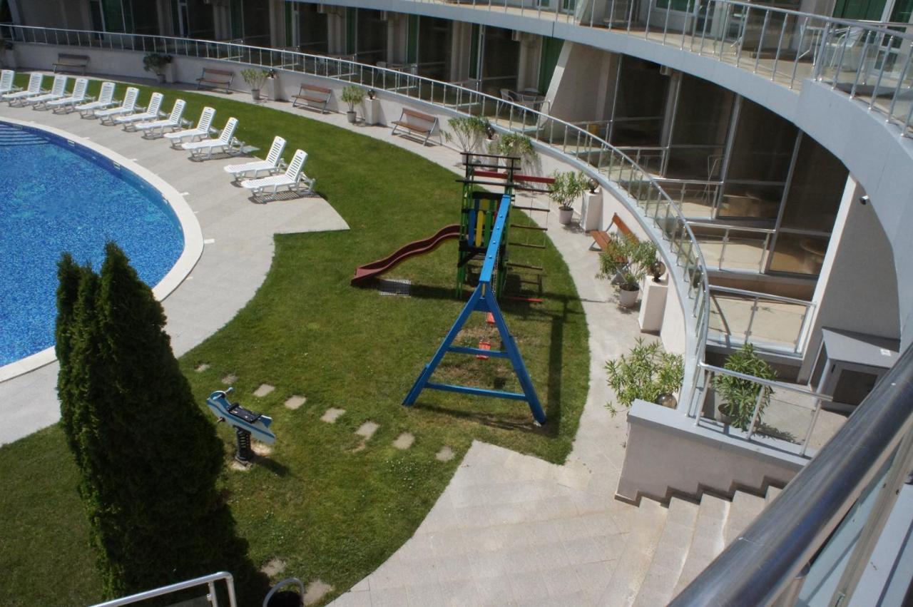 Silver Beach Byala: Beachfront Panorama with Parking Byala  Exterior photo